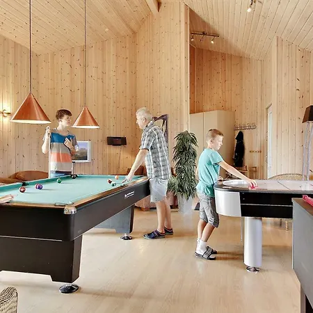 Luxus-poolhaus B5 度假居 *